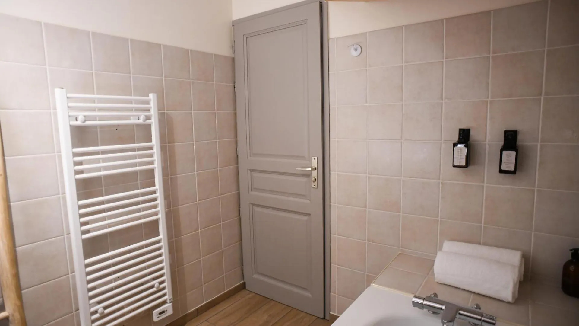 Hotel L'Arborescence Cruseilles France