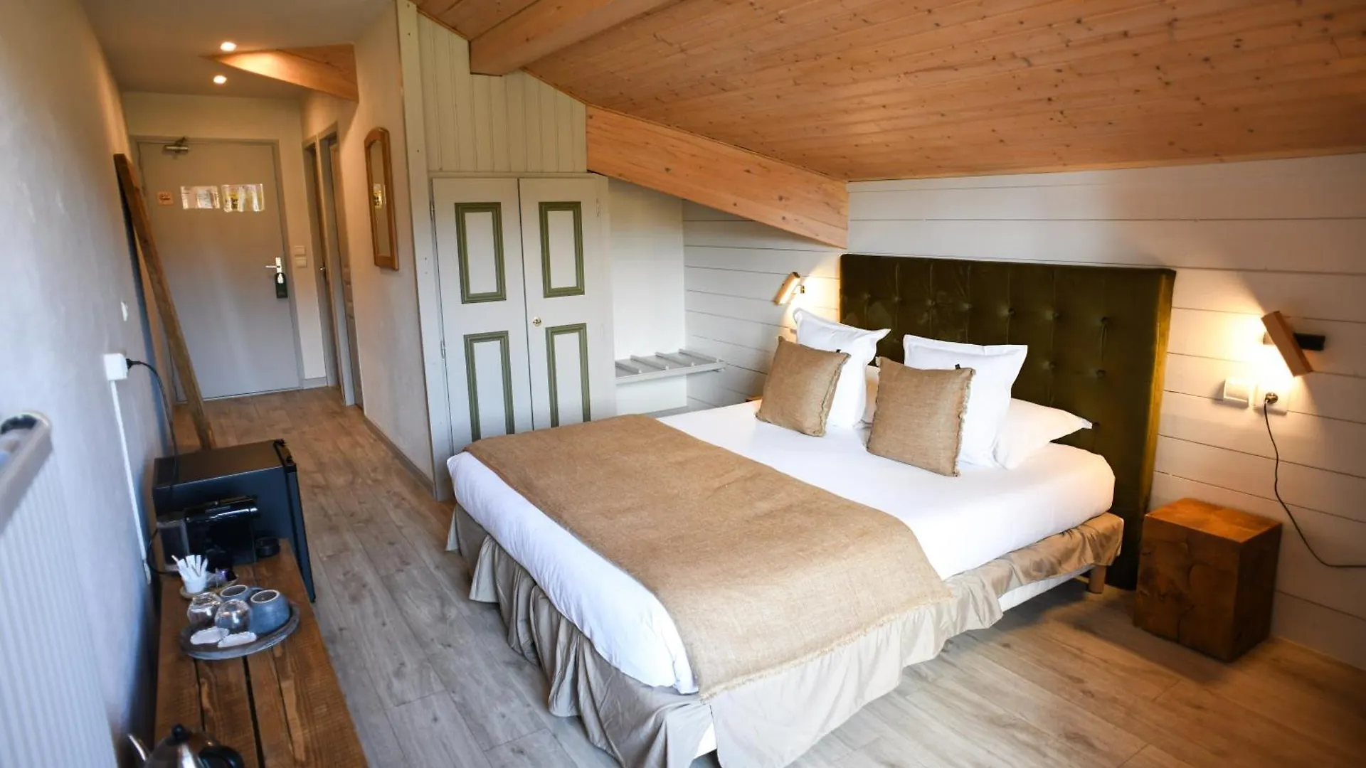 Hotel L'Arborescence Cruseilles France